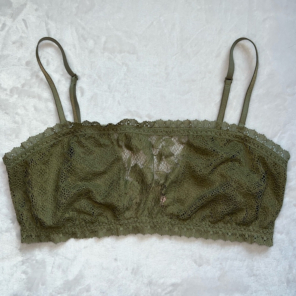 VICTORIA’S SECRET Olive Green Bandeau Lace Bralette